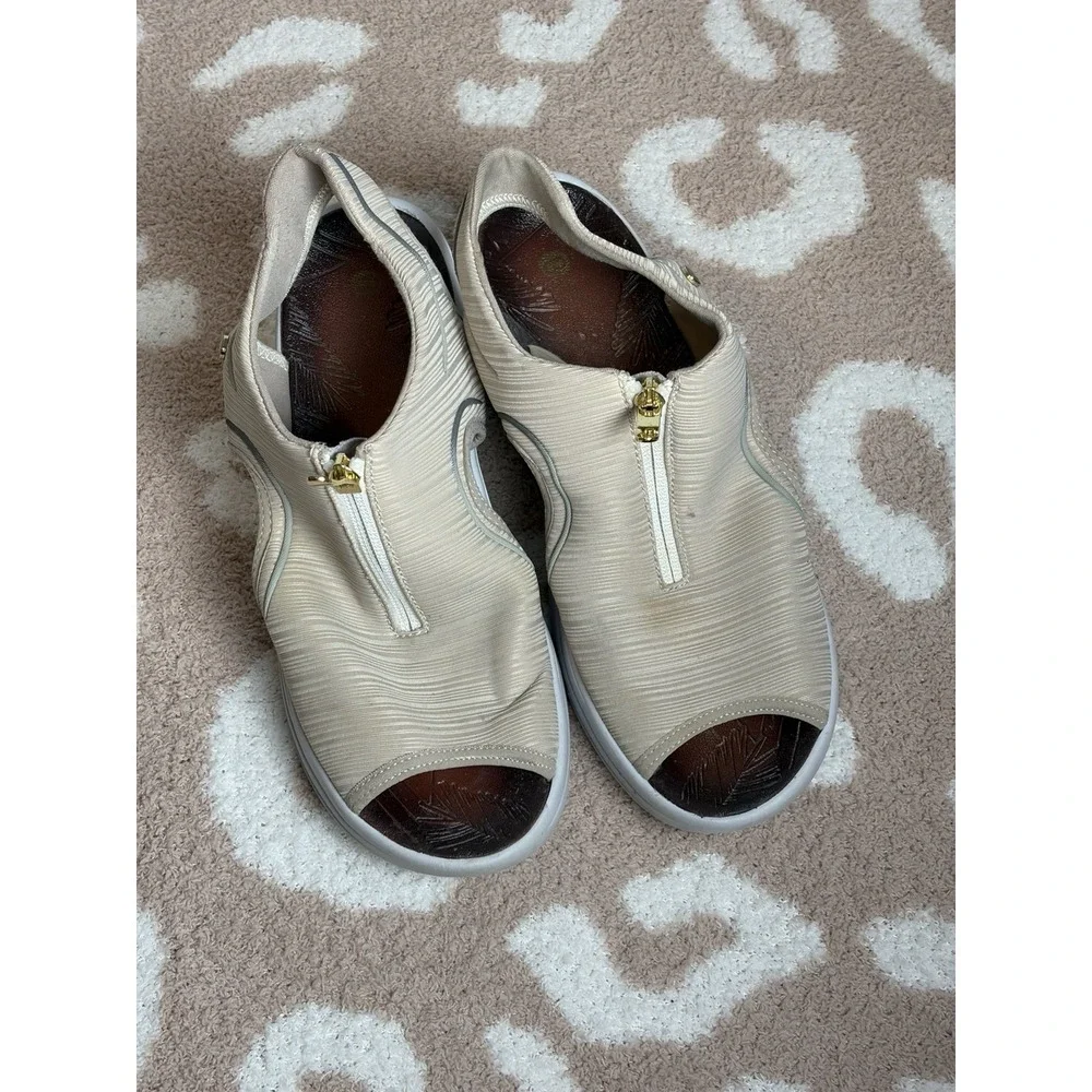 BZees Sandals Womens Vinny Zip Front Beige Wedge Heel Comfort, 9.5m